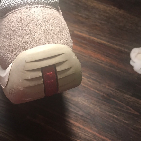 Shoes - Picture 7 of 8